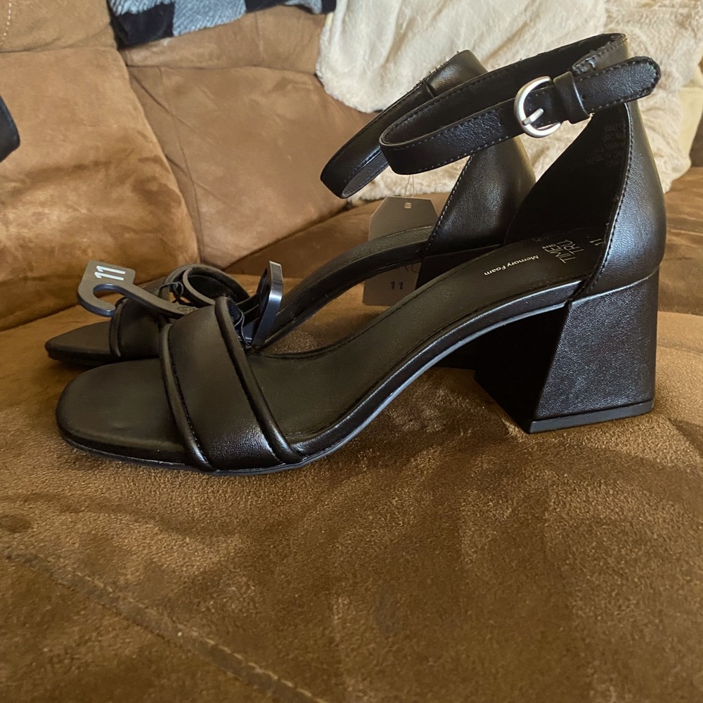 Elegant Black Block Heel Sandals women’s Sz 11. New. Never worn.